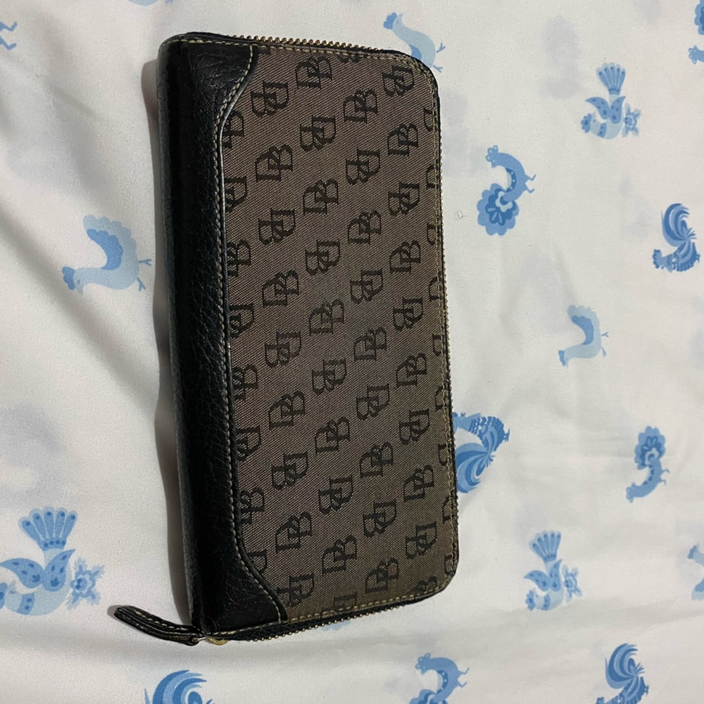 COPY - Vintage Dooney & Bourke Wallet